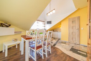 Suite, 1 Bedroom | In-room safe, free WiFi, bed sheets - Motelik Mister (Mielno)