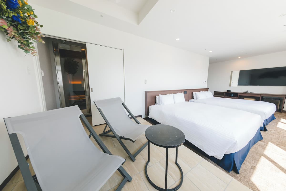 Top Floor Deluxe Twin with View Bath, Non Smoking, Ocean View (Annex Building)