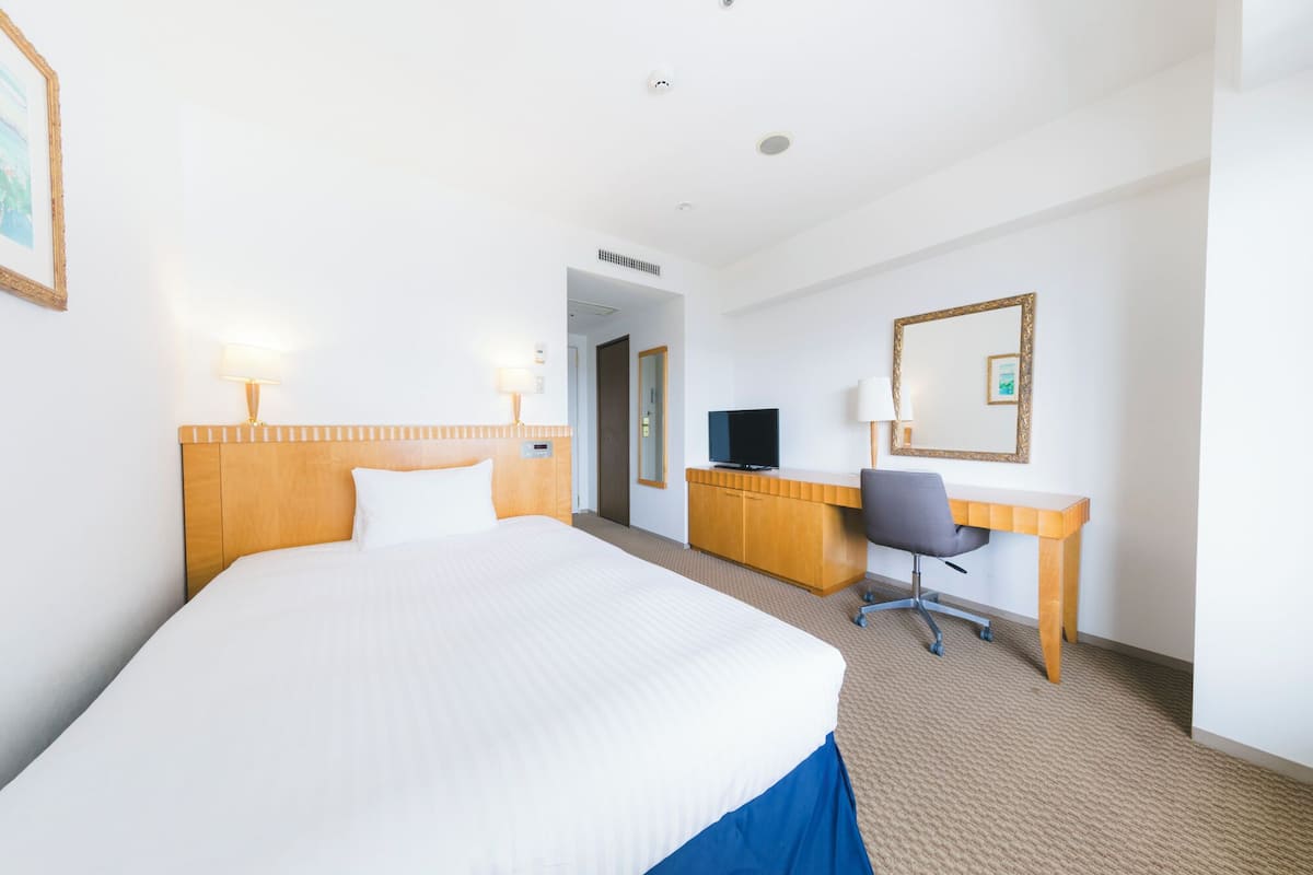 Semi Double Room, Non Smoking (Main Building)