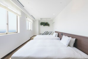 Tvåbäddsrum - icke-rökare - utsikt mot staden (Sauna, Annex Building) | Skrivbord, gratis wi-fi och sängkläder