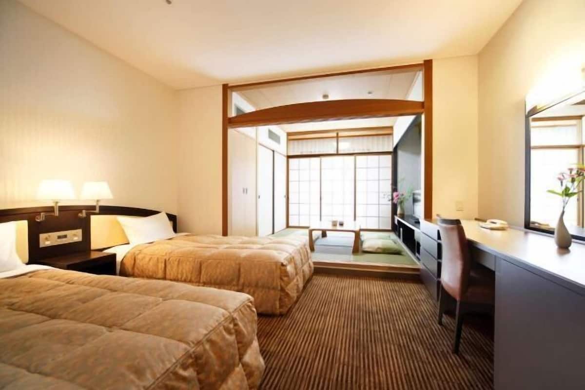 Desk, free WiFi, bed sheets