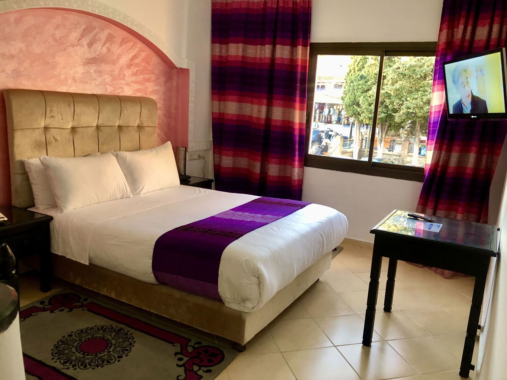 Free WiFi, bed sheets