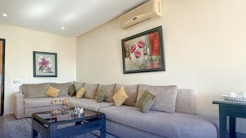 Superior Suite | Free WiFi, bed sheets