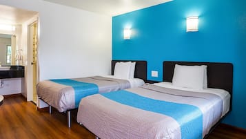Escritorio, cortinas blackout, wifi gratis y ropa de cama