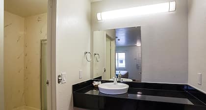 Motel 6 Ventura, CA - Downtown