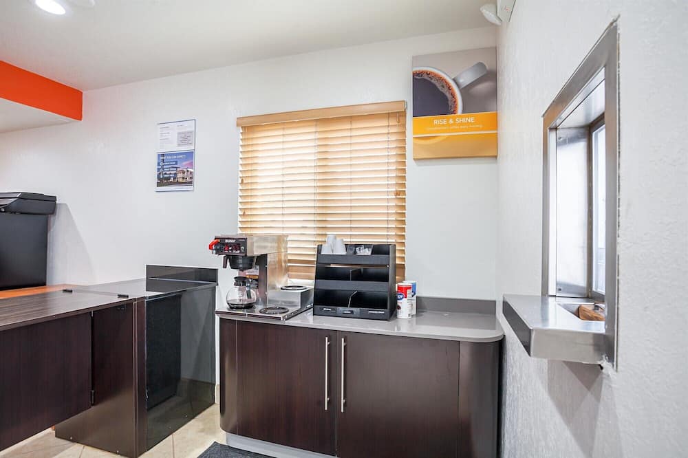 Motel 6 Ventura, CA - Downtown