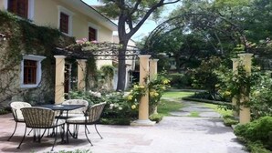 Terrace/patio - Hotel Villa San Francisco (Chapala)