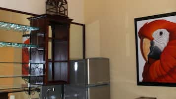 Bar (trong khuôn viên)