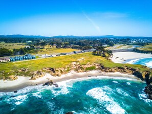 Aerial view - Surf & Sand Lodge (Fort Bragg)