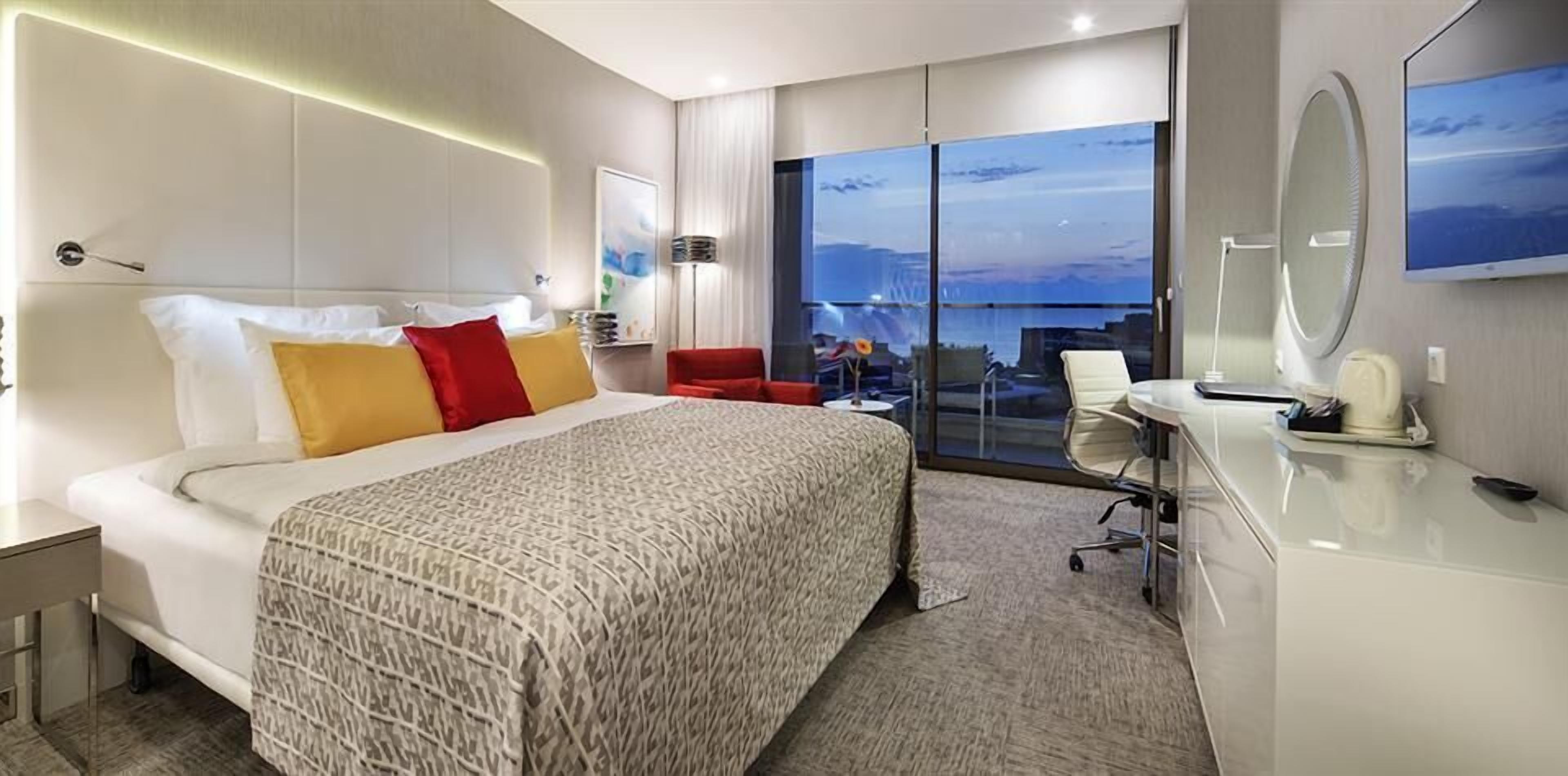 Premium bedding, minibar, in-room safe, desk