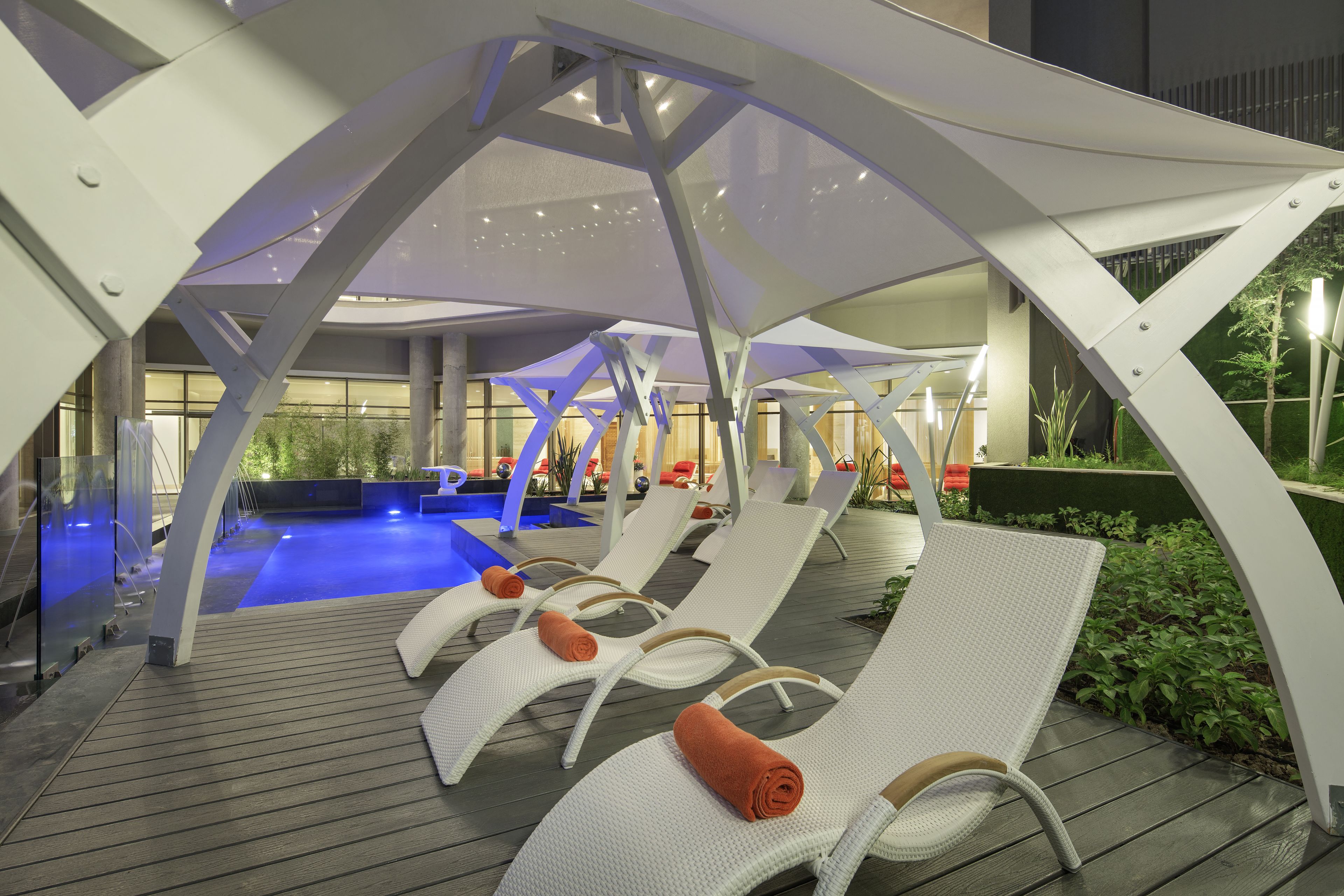 Ruang perawatan pasangan, sauna, hot tub, dan pemandian Turki/hammam