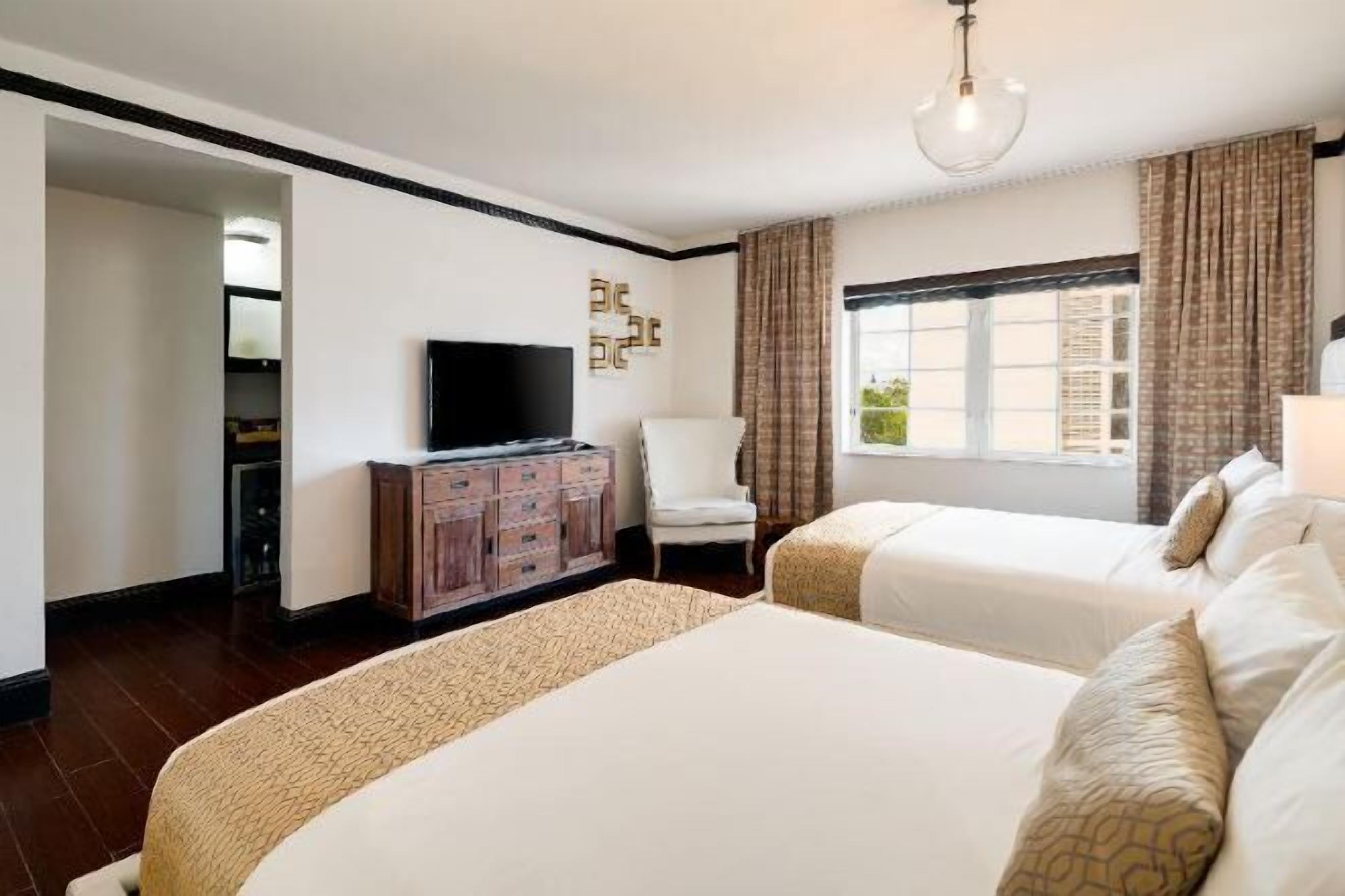 埃及棉床單、高級寢具、記憶棉床墊、迷你吧