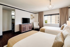 Classic Double Queen Room