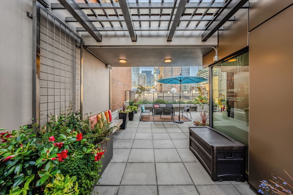 Hotel Willo (formerly YWCA Hotel Vancouver)