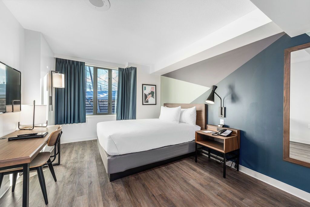 Superior Room, 1 King Bed, Private Bathroom | In-room safe, desk, laptop workspace, iron/ironing board