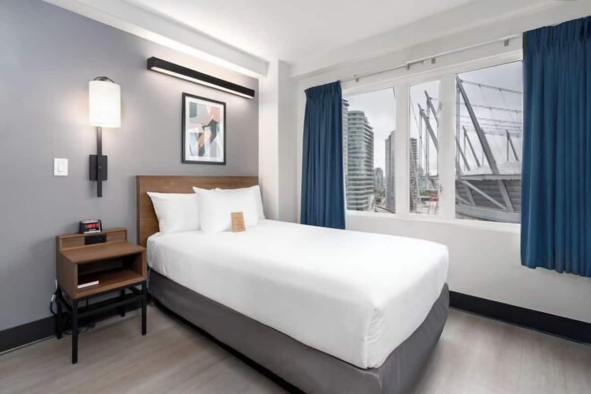 1 bedroom, in-room safe, desk, laptop workspace