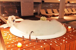 Sauna, hot tub, steam room, body treatments, hydrotherapy