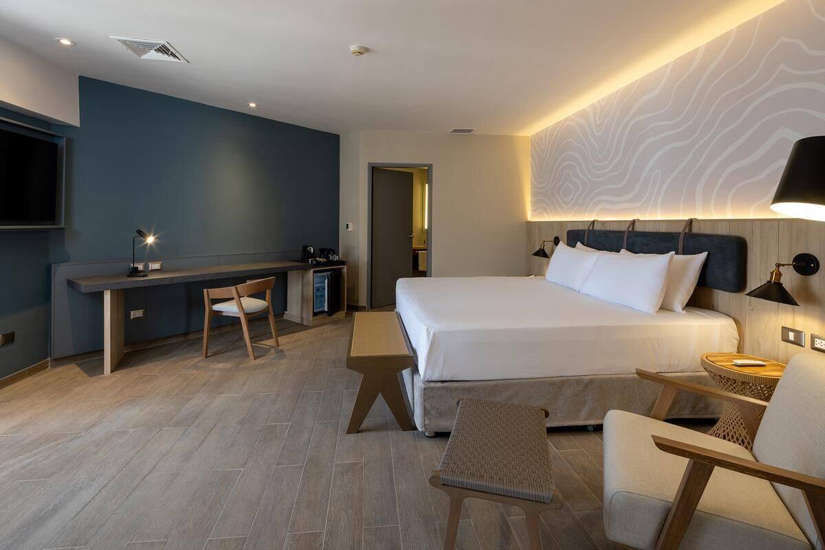In-room safe, desk, WiFi (free), bed sheets
