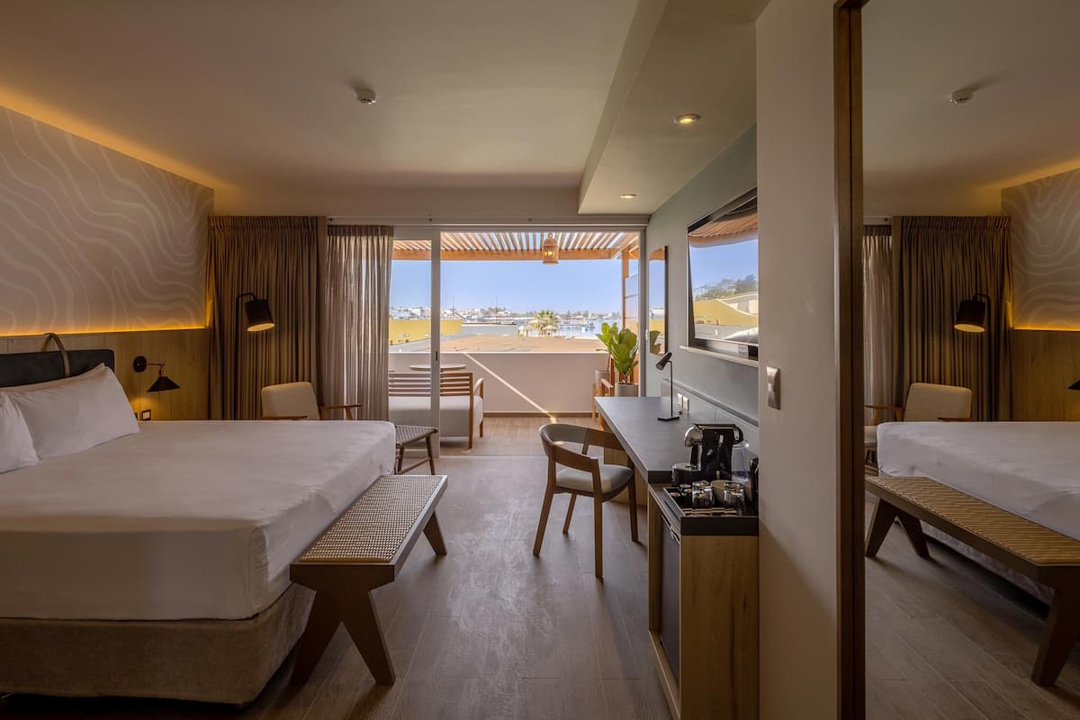 In-room safe, desk, free WiFi, bed sheets