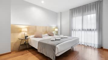 Appartement, 4 slaapkamers, terras | 2 slaapkamers, een kluis op de kamer, geluiddichte muren
