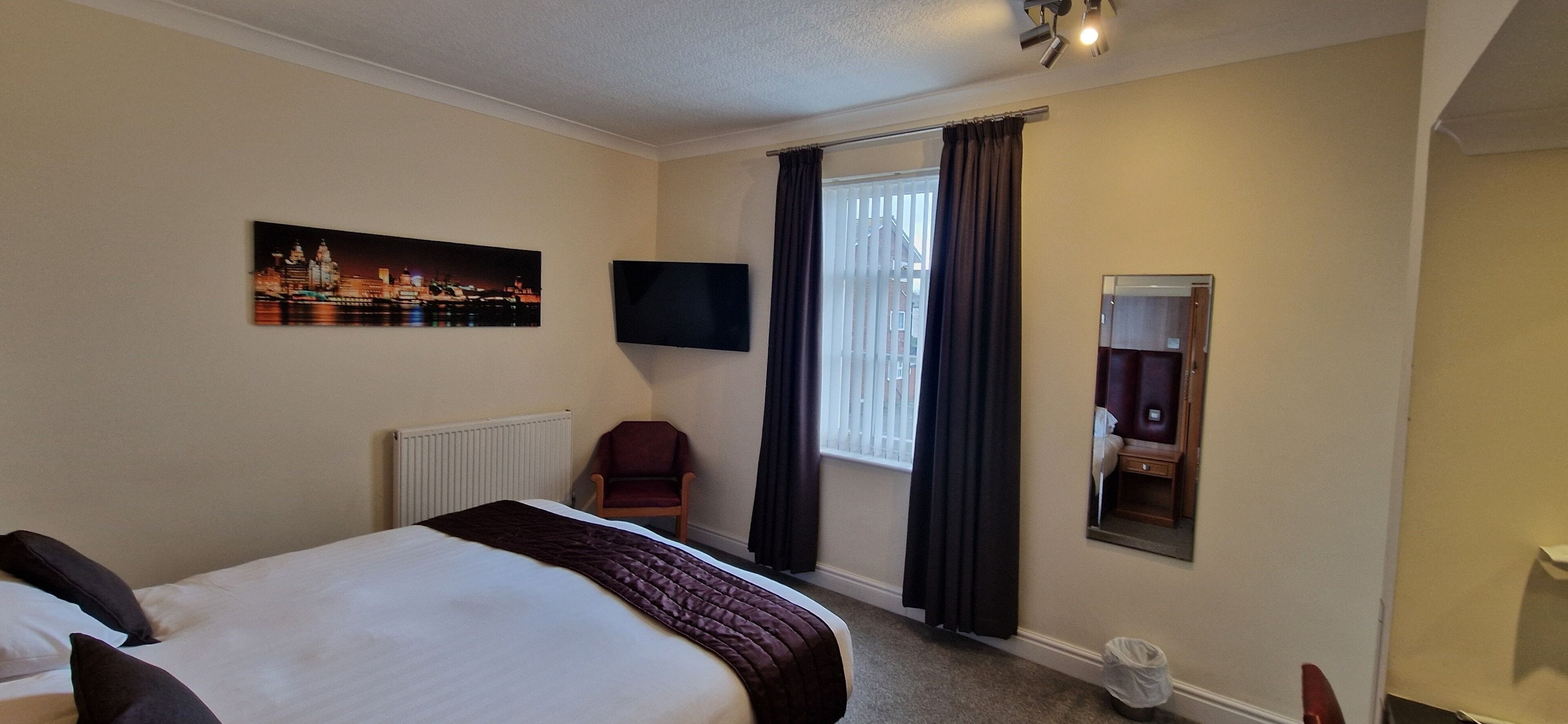 Photo - The Royal Hotel