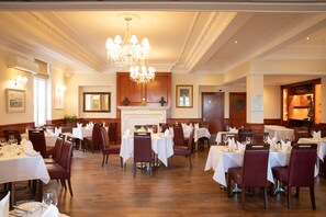 Dining - The Royal Hotel (Liverpool)