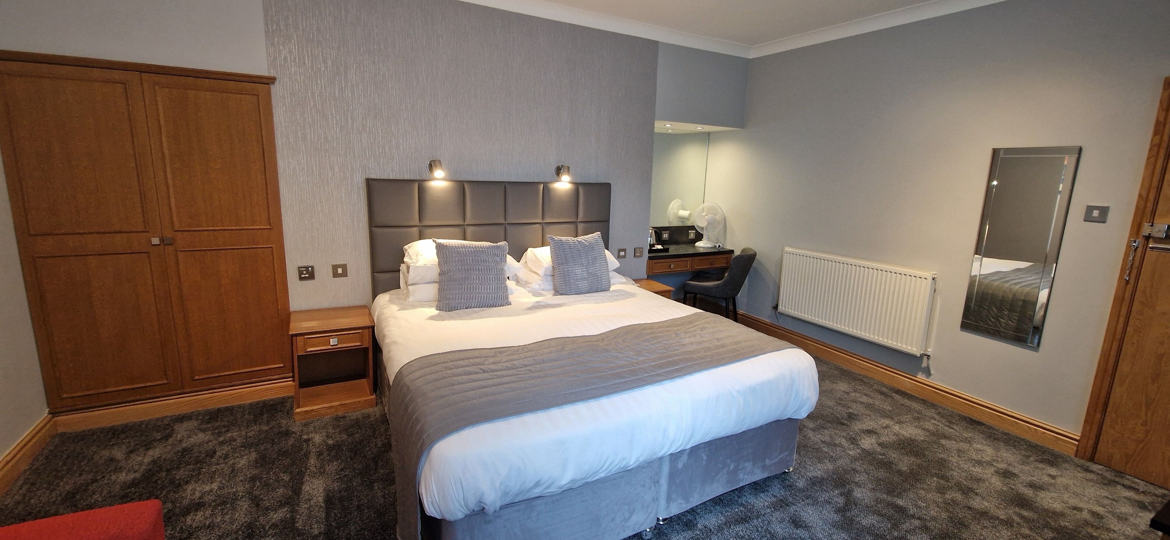 family double or twin room | 1 bedroom, in-room safe, desk, iron/ironing board