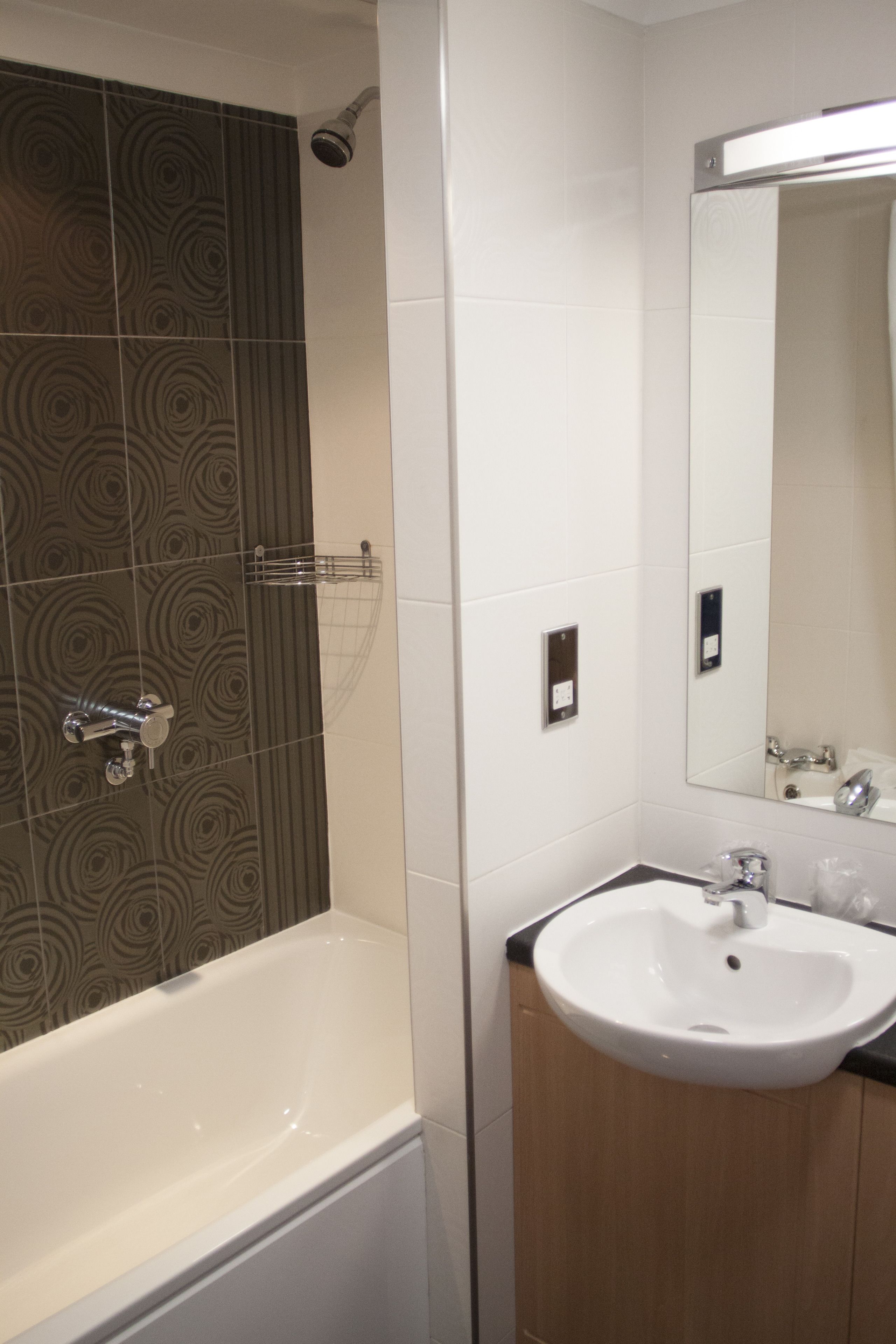 double room | 1 bedroom, in-room safe, desk, iron/ironing board