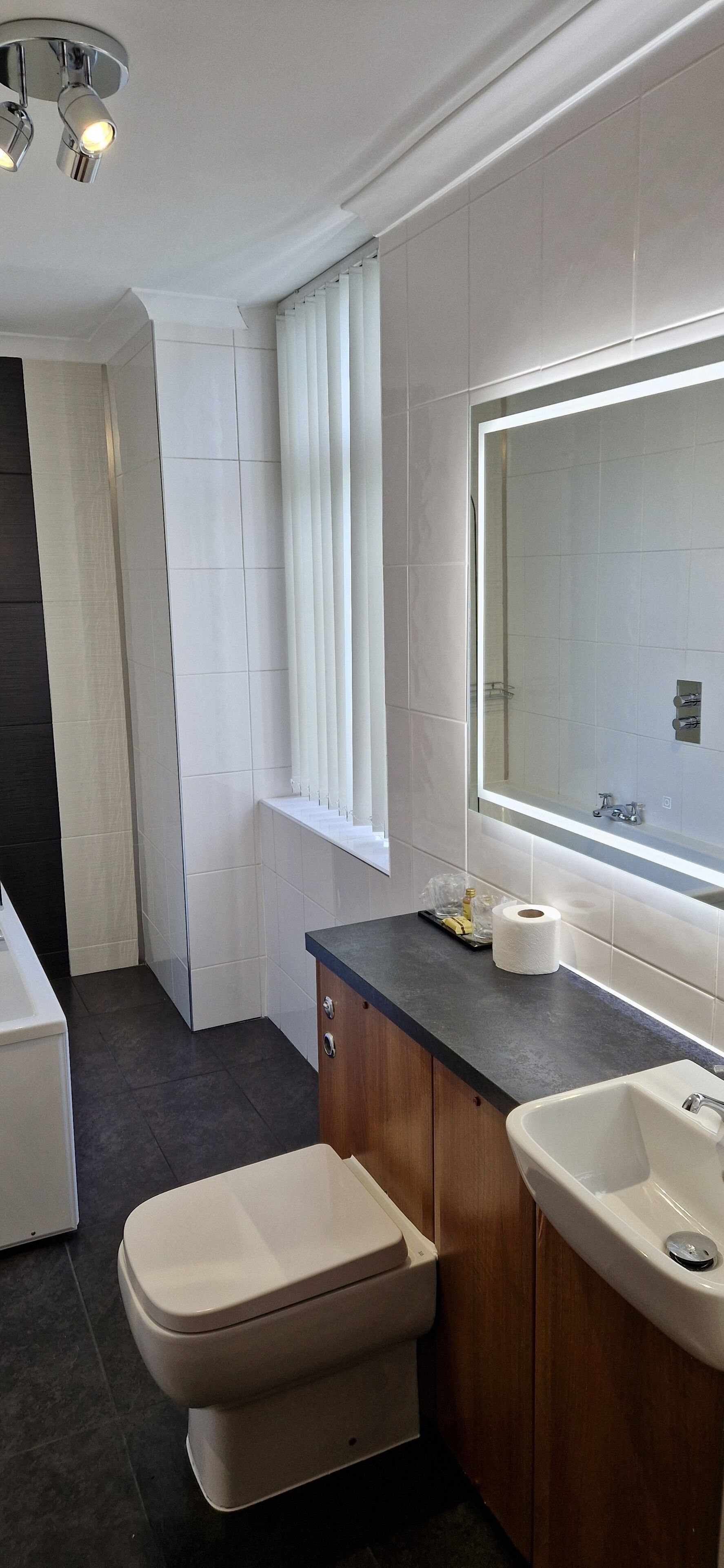 Photo - The Royal Hotel