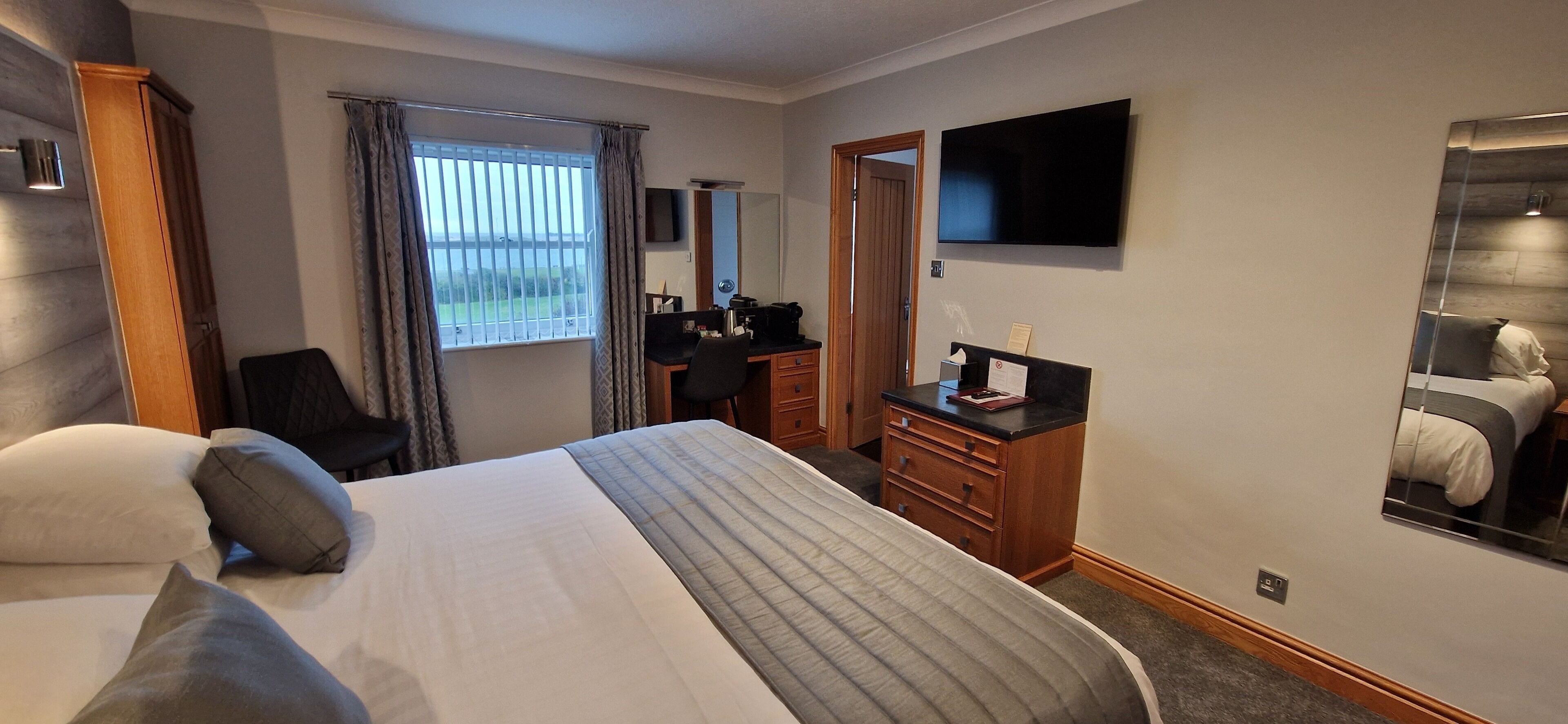 Photo - The Royal Hotel