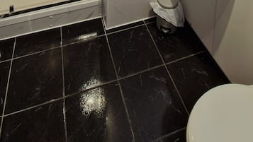 Standard Double Room, 1 Queen Bed | Bathroom | Free toiletries, hair dryer, soap, shampoo