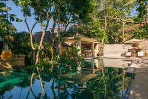 Outdoor pool, pool loungers