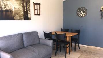 Habitación Deluxe, 1 cama King size | Ropa de cama de alta calidad, wifi gratis y ropa de cama