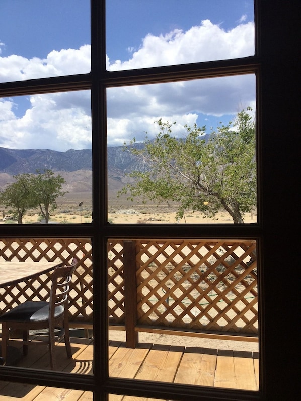 Habitación Deluxe, 1 cama Queen size, cocineta, vista a la montaña | Vista desde la habitación