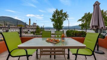 Executive Penthouse, 4 Bedrooms, Lake View, Beachside | Terrace/patio