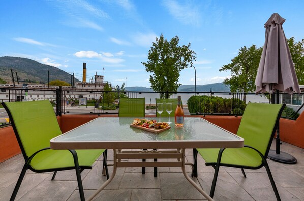 Executive-Penthouse, 4 Schlafzimmer, Seeblick, am Strand | Terrasse/Patio