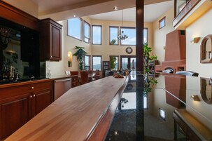 Ático ejecutivo, 4 habitaciones, vistas al lago, junto a la playa | Cocina privada