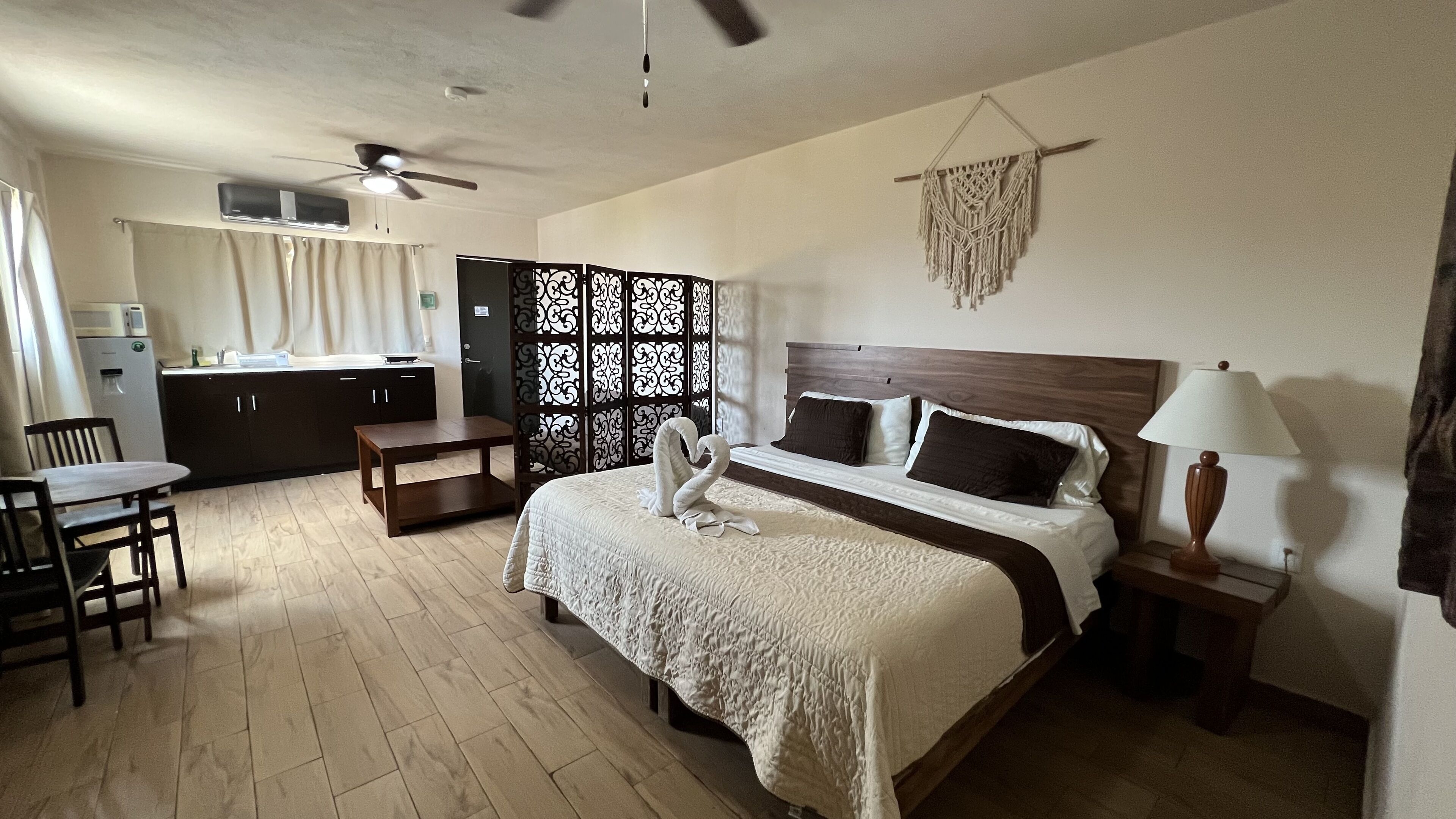 舒適開放式客房, 廚房, 城市景觀 | 羽絨被、Select Comfort 床墊、客房內保險箱、布置獨特