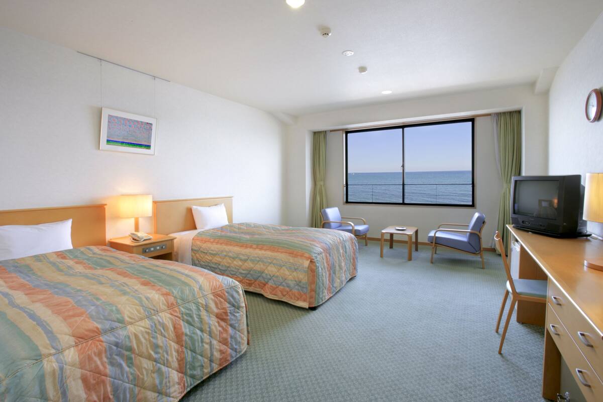 Twin Room, Shared Bath, Non Smoking
