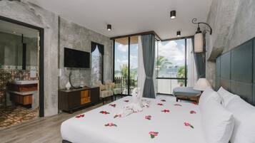 Deluxe Double Studio with Sea View and Spa Bath | Vue sur la plage/lâocĂ©an