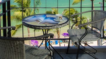 Deluxe Triple Studio with Sea View and Spa Bath | Egyptian cotton sheets, premium bedding, memory-foam beds, minibar