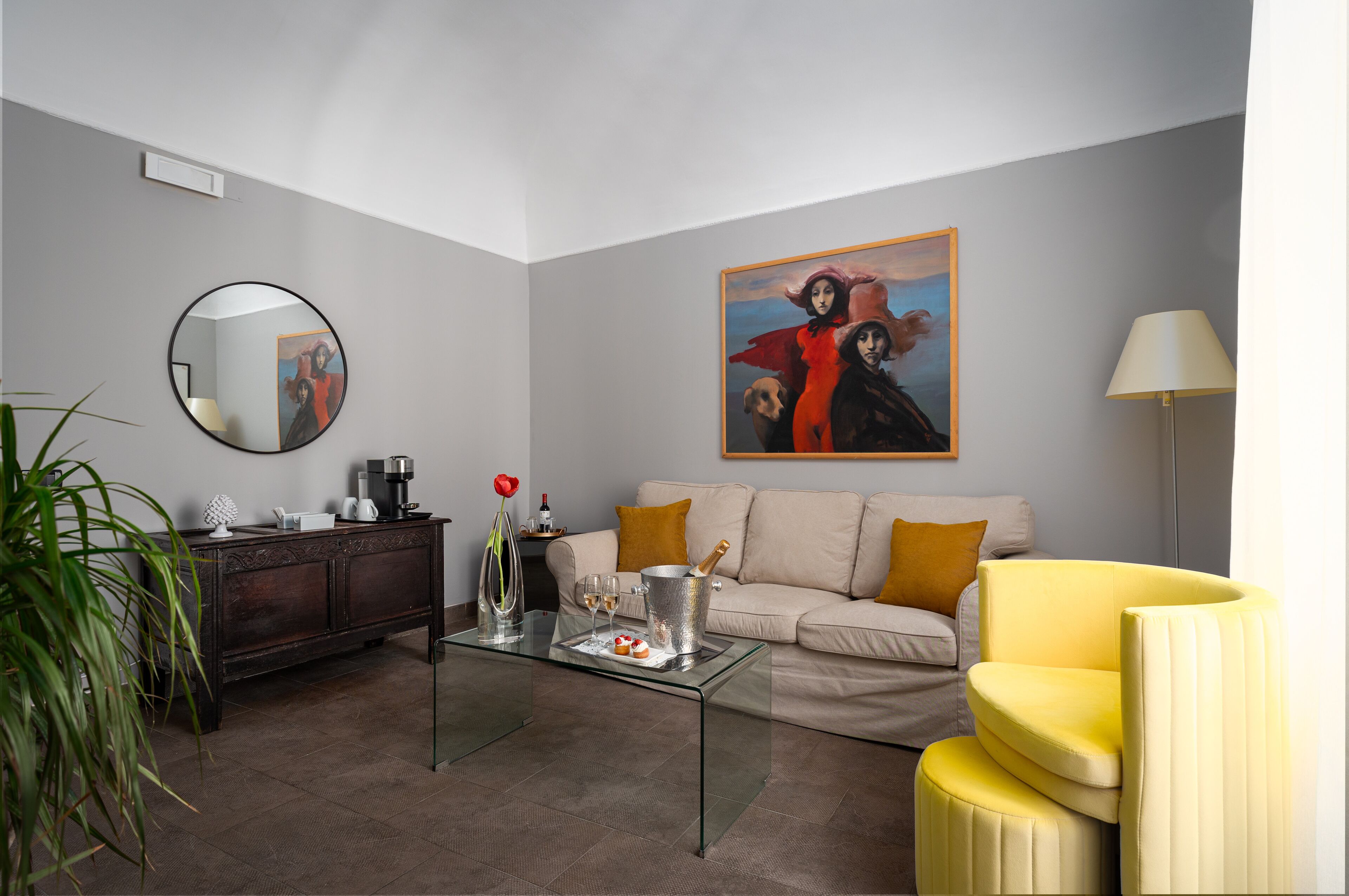 Suite, Balcony