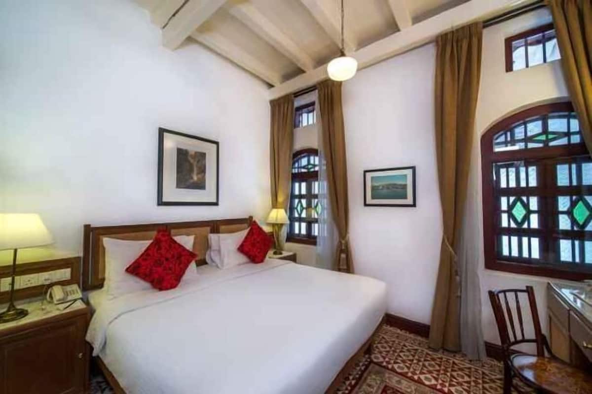 1 bedroom, premium bedding, minibar, in-room safe