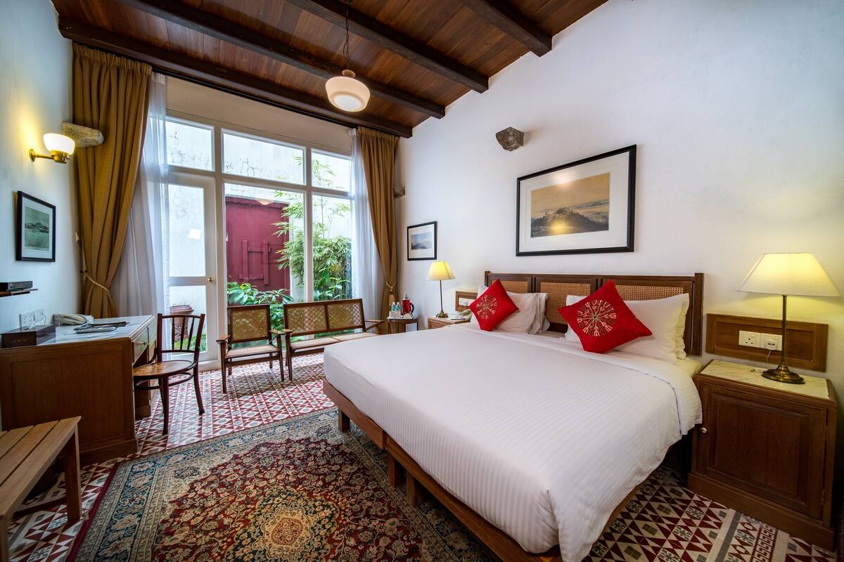 ห้องพัก (Garden Suite) | เครื่องนอนระดับพรีเมียม, มินิบาร์, ตู้นิรภัยในห้องพัก, โต๊ะทำงาน