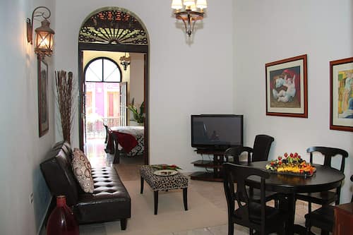 Suite (Fortaleza) | Sala de estar | Una televisión