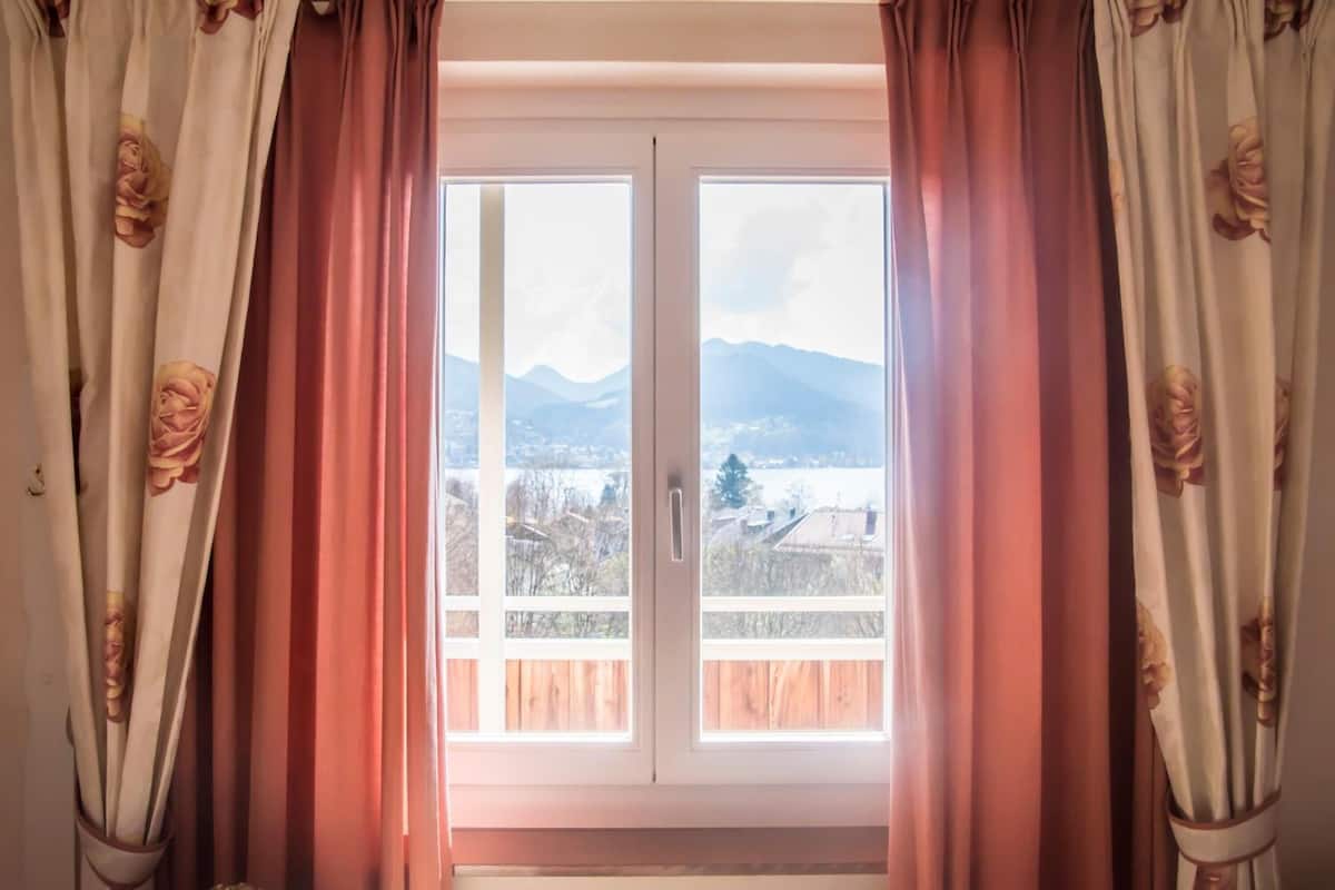 in-room safe, desk, soundproofing, free cots/infant beds