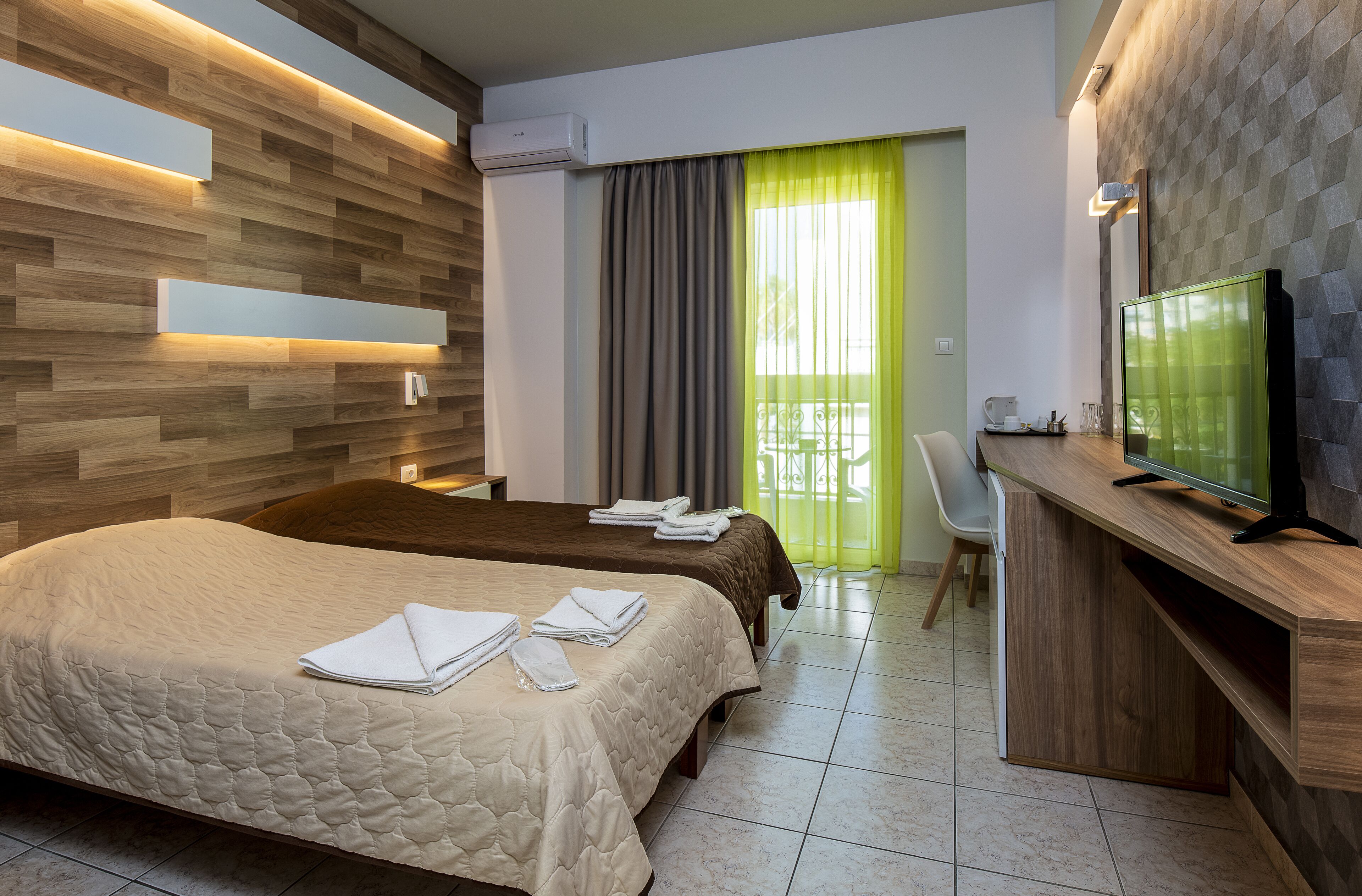 twin room | egyptian cotton sheets, premium bedding, desk, blackout curtains