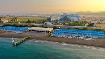 Private beach, sun-loungers, beach umbrellas, beach towels