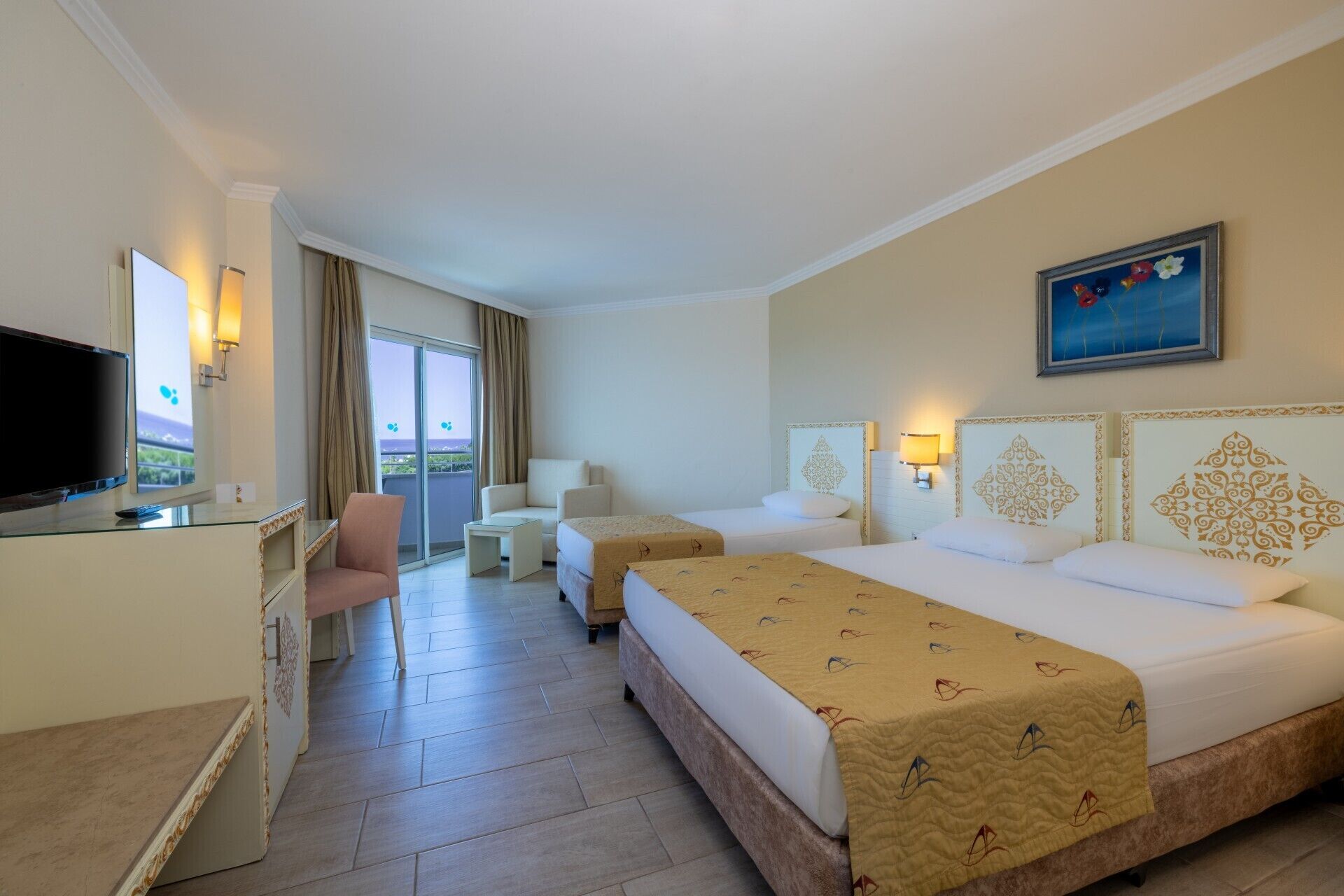Standard Room, Partial Sea View | Premium bedding, free minibar, in-room safe, desk