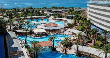 Crystal Admiral Resort Suites & SPA – All Inclusive